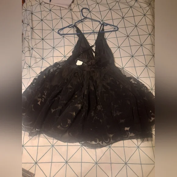 Chelsea By Honey - Flock Velvet Flower Mini Dress - SZ: XS - Black - Brand New - Picture 9 of 11